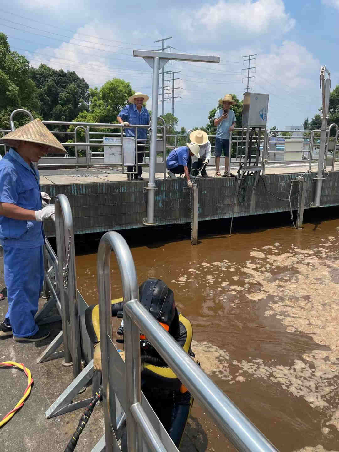 管道水下铺设安装公司本地就有队伍