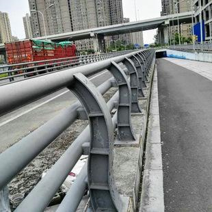 道路护栏使用时长长