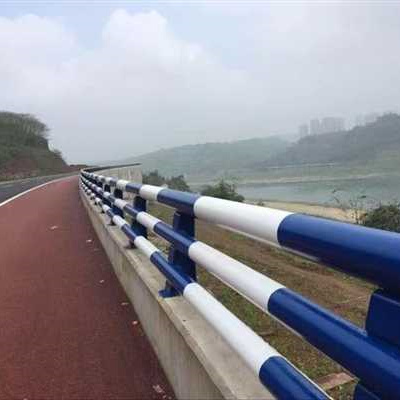 道路桥梁防撞护栏厂家直接报价