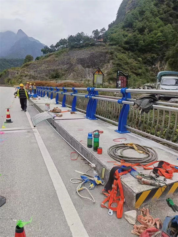 生产基地道路镀锌护栏